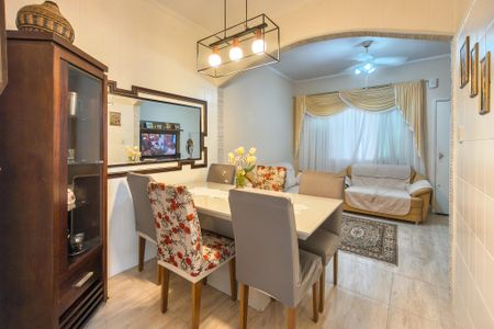 Casa para alugar com 59m², 1 quarto e 2 vagasSala