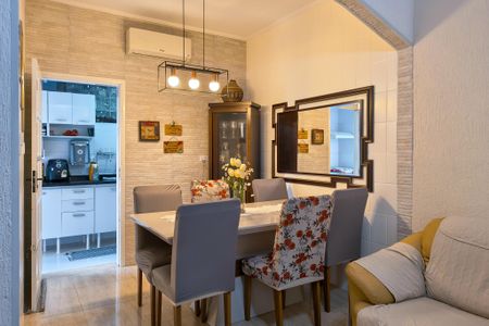 Casa para alugar com 59m², 1 quarto e 2 vagasSala