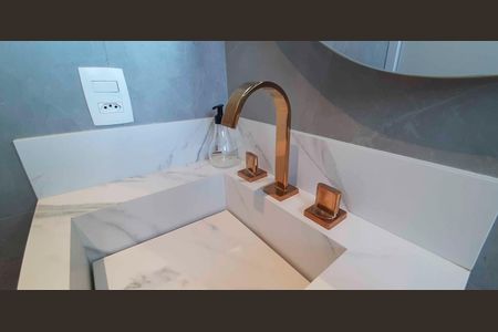 Apartamento à venda com 78m², 2 quartos e 2 vagasBanheiro da Suíte 2