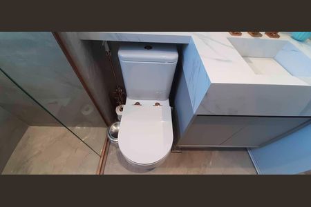 Apartamento à venda com 78m², 2 quartos e 2 vagasBanheiro da Suíte 1