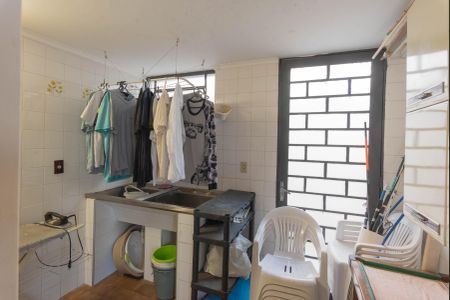 Casa à venda com 300m², 3 quartos e 4 vagasLavanderia