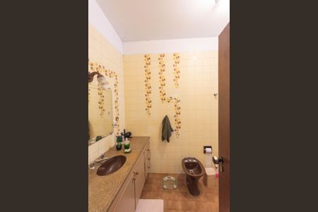 Casa à venda com 300m², 3 quartos e 4 vagasBanheiro da Suíte