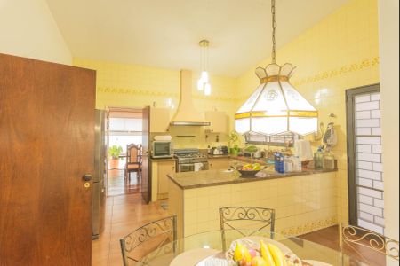 Casa à venda com 300m², 3 quartos e 4 vagasCozinha