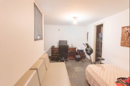 Casa à venda com 300m², 3 quartos e 4 vagasEscritório