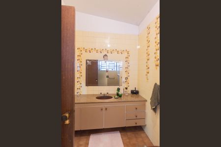 Casa à venda com 300m², 3 quartos e 4 vagasBanheiro da Suíte