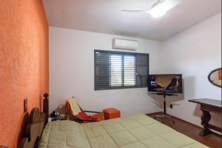 Casa à venda com 300m², 3 quartos e 4 vagasSuíte