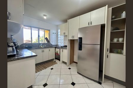 Casa para alugar com 272m², 6 quartos e 4 vagasCozinha 