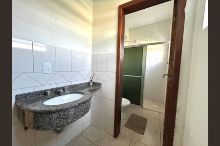 Casa para alugar com 272m², 6 quartos e 4 vagasBanheiro 