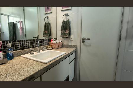 Apartamento à venda com 124m², 4 quartos e 2 vagasBanheiro da Suíte 1 e 2
