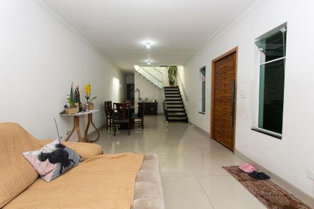 Casa à venda com 550m², 3 quartos e 3 vagasSala