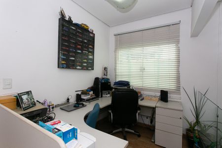 Casa à venda com 550m², 3 quartos e 3 vagasEscritório