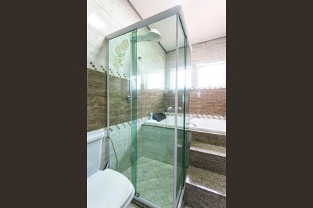 Casa à venda com 550m², 3 quartos e 3 vagasBanheiro da Suíte 1