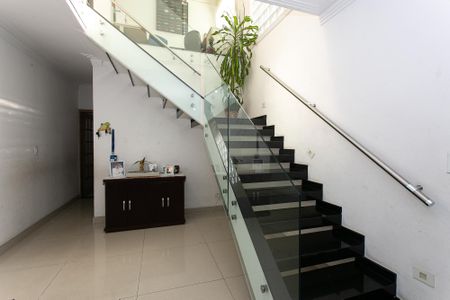 Sala de casa à venda com 3 quartos, 550m² em Vila Carmosina, São Paulo