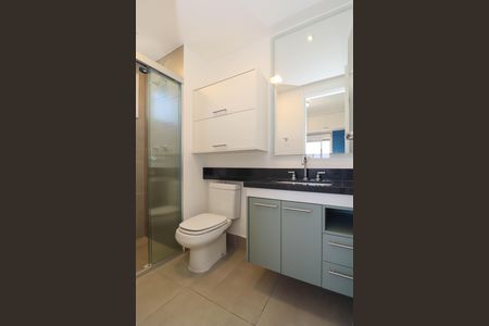 Apartamento para alugar com 69m², 2 quartos e 1 vaga Apartamento para alugar com 69m², 2 quartos e 1 vagaBanheiro da Suíte