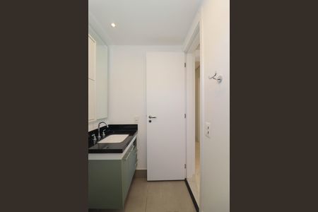Apartamento para alugar com 69m², 2 quartos e 1 vaga Apartamento para alugar com 69m², 2 quartos e 1 vagaBanheiro da Suíte