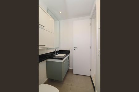 Apartamento para alugar com 69m², 2 quartos e 1 vaga Apartamento para alugar com 69m², 2 quartos e 1 vagaBanheiro da Suíte
