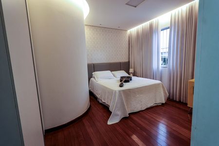 Apartamento à venda com 237m², 3 quartos e 2 vagasQuarto Suíte