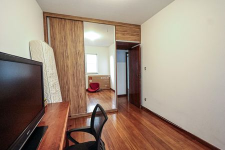Apartamento à venda com 237m², 3 quartos e 2 vagasQuarto 1