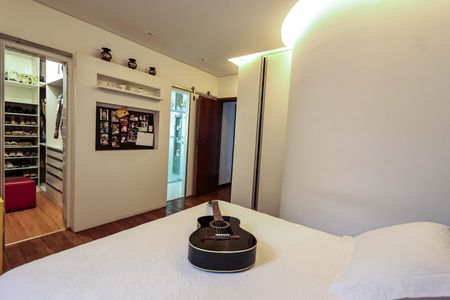 Apartamento à venda com 237m², 3 quartos e 2 vagasQuarto Suíte