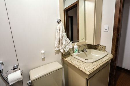 Apartamento à venda com 237m², 3 quartos e 2 vagasBanheiro