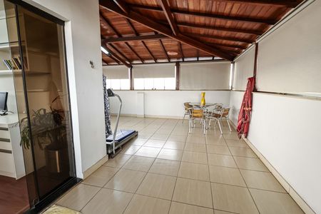 Apartamento à venda com 237m², 3 quartos e 2 vagasCobertura