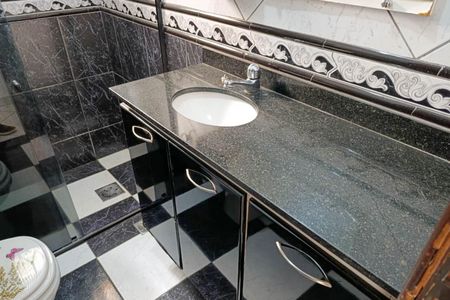 Casa para alugar com 65m², 2 quartos e 1 vaga Casa para alugar com 65m², 2 quartos e 1 vagaBanheiro