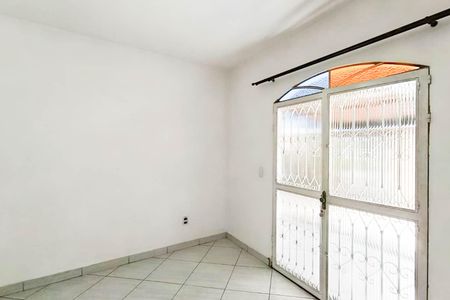 Sala de casa para alugar com 2 quartos, 65m² em Guaratiba, Rio de Janeiro