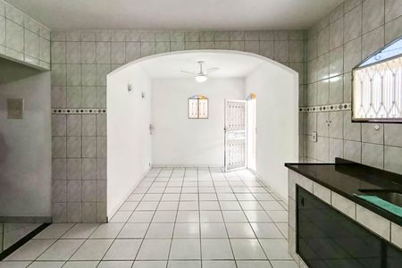 Casa para alugar com 65m², 2 quartos e 1 vaga Casa para alugar com 65m², 2 quartos e 1 vagaCozinha