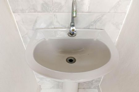 Casa para alugar com 65m², 2 quartos e 1 vaga Casa para alugar com 65m², 2 quartos e 1 vagaBanheiro de serviço