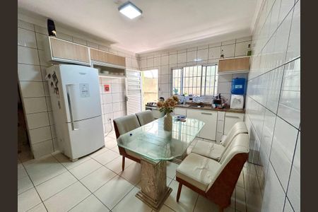 Casa para alugar com 200m², 4 quartos e 2 vagasCozinha
