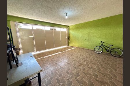 Casa para alugar com 200m², 4 quartos e 2 vagasGaragem 