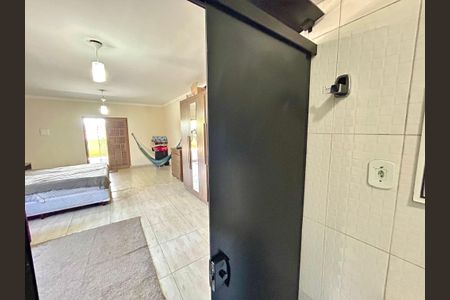 Casa para alugar com 200m², 4 quartos e 2 vagas Casa para alugar com 200m², 4 quartos e 2 vagasBanheiro da Suíte 2