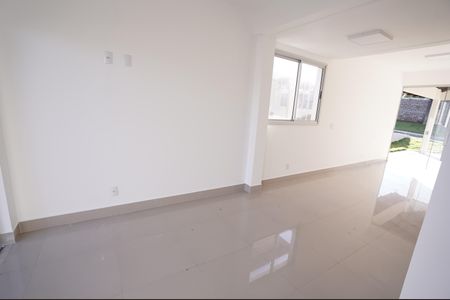 Casa de condomínio para alugar com 209m², 3 quartos e 4 vagas