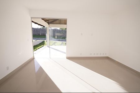 Casa de condomínio para alugar com 209m², 3 quartos e 4 vagas