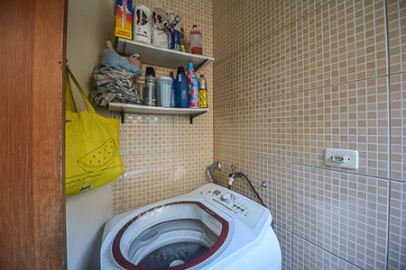 Casa à venda com 300m², 4 quartos e 2 vagasÁrea de Serviço
