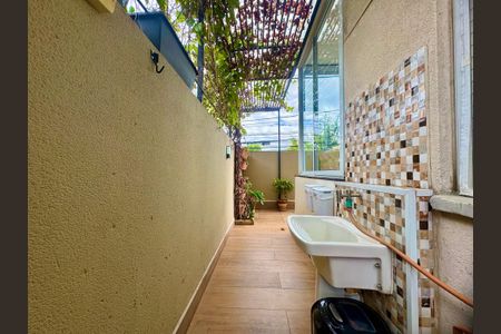 Apartamento à venda com 110m², 2 quartos e 1 vagaÁrea de Serviço
