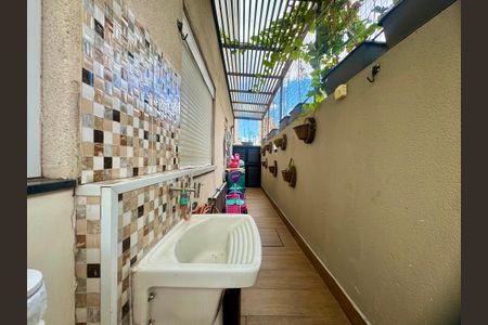 Apartamento à venda com 110m², 2 quartos e 1 vagaÁrea de Serviço
