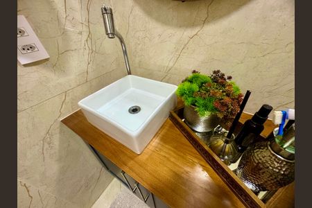 Apartamento à venda com 110m², 2 quartos e 1 vagaBanheiro 1