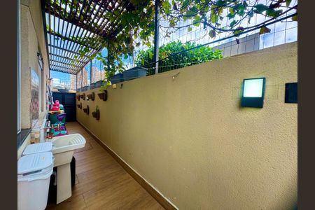Apartamento à venda com 110m², 2 quartos e 1 vagaÁrea de Serviço