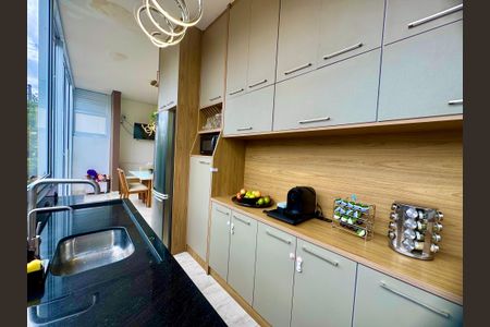 Apartamento à venda com 110m², 2 quartos e 1 vagaCozinha