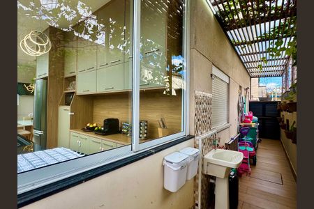 Apartamento à venda com 110m², 2 quartos e 1 vagaÁrea de Serviço