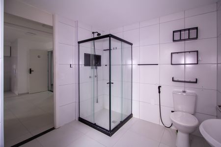 Banheiro de apartamento para alugar com 1 quarto, 43m² em Neves, São Gonçalo