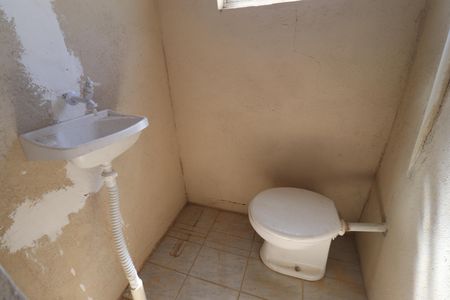 Casa à venda com 450m², 3 quartos e 2 vagasBanheiro de serviço