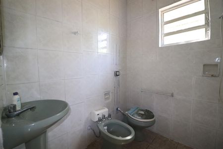 Casa à venda com 450m², 3 quartos e 2 vagasBanheiro