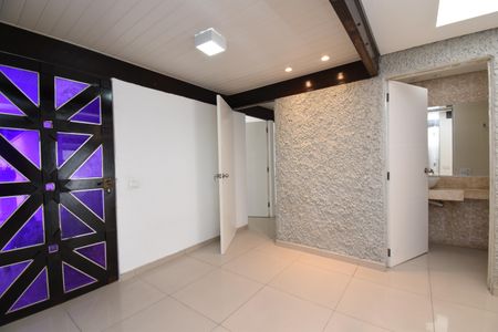 Casa para alugar com 200m², 4 quartos e 2 vagasSala