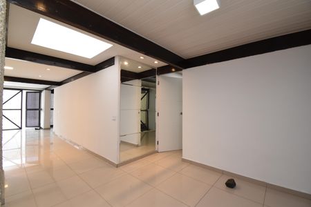 Casa para alugar com 200m², 4 quartos e 2 vagasSala