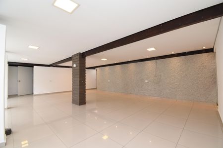 Casa para alugar com 200m², 4 quartos e 2 vagasSala