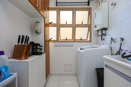 Apartamento à venda com 65m², 3 quartos e 1 vagaÁrea de Serviço