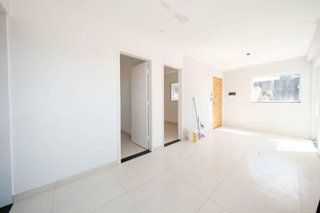 Sala/Cozinha de apartamento para alugar com 2 quartos, 42m² em Cidade Antônio Estêvão de Carvalho, São Paulo