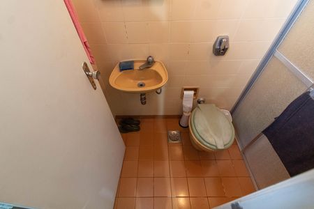 BANHEIRO DA ÁREA DE SERVIÇO de casa à venda com 4 quartos, 570m² em Parque Taquaral, Campinas